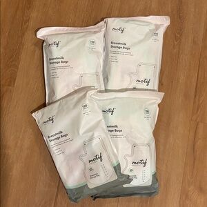 New-Lot of 4 Motif Breast Milk Storage Bags, 8 ounce, single use (400 total)